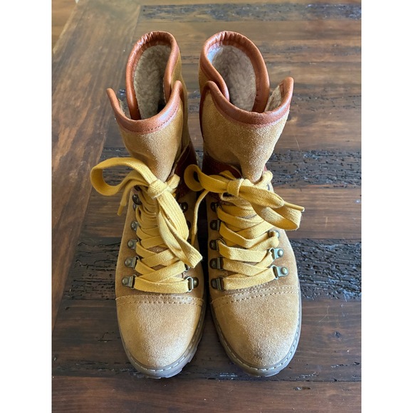 Frye & Co Anise Hiker Lace Up Boots, size 6 - Picture 4 of 5